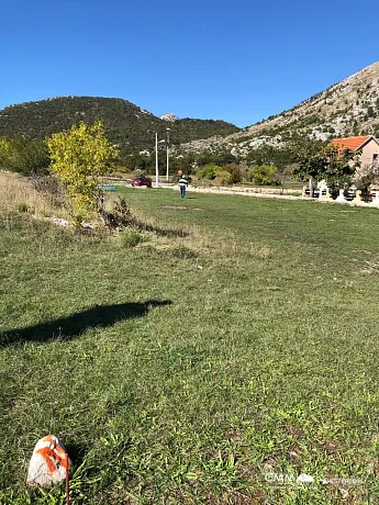 Cetinje'de, Sveti Đorđe yerleşimi yakınında bulunan 440 m²